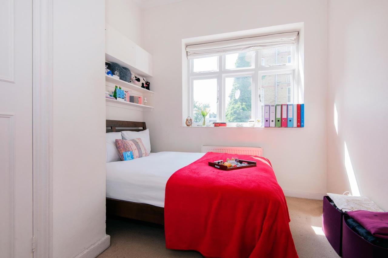 Bright Gratton Road Apartment Лондон Екстер'єр фото